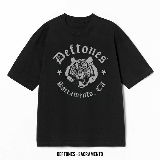 Playera Deftones – Sacramento, color negro, impresión gráfica